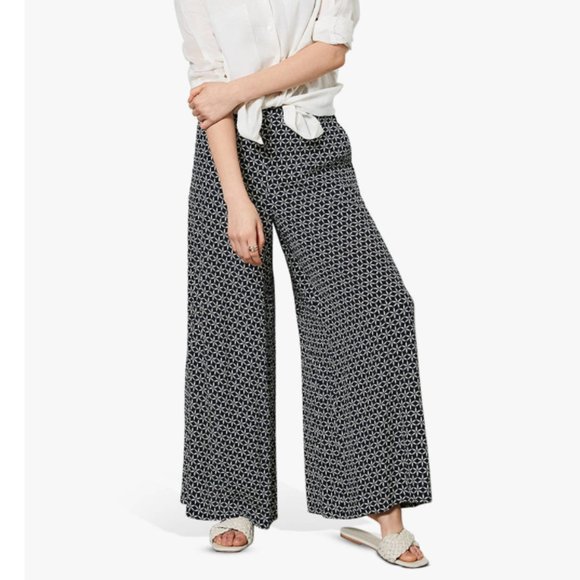🔥Sales- H&M Palazzo Geometric Print Trousers - Size M - Picture 1 of 12